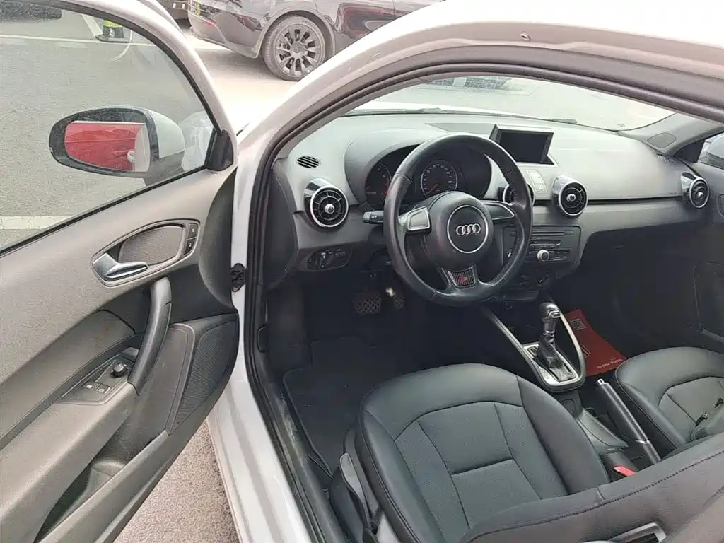 Audi A1 2014 30 TFSI Fashion фото 16