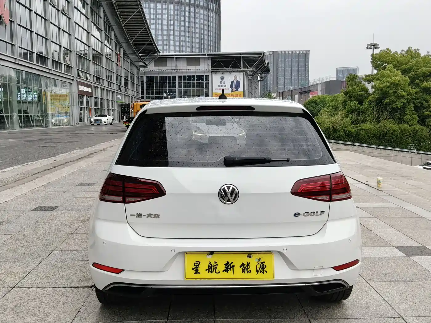 Volkswagen Golf Electric 2020 Chi фото 4