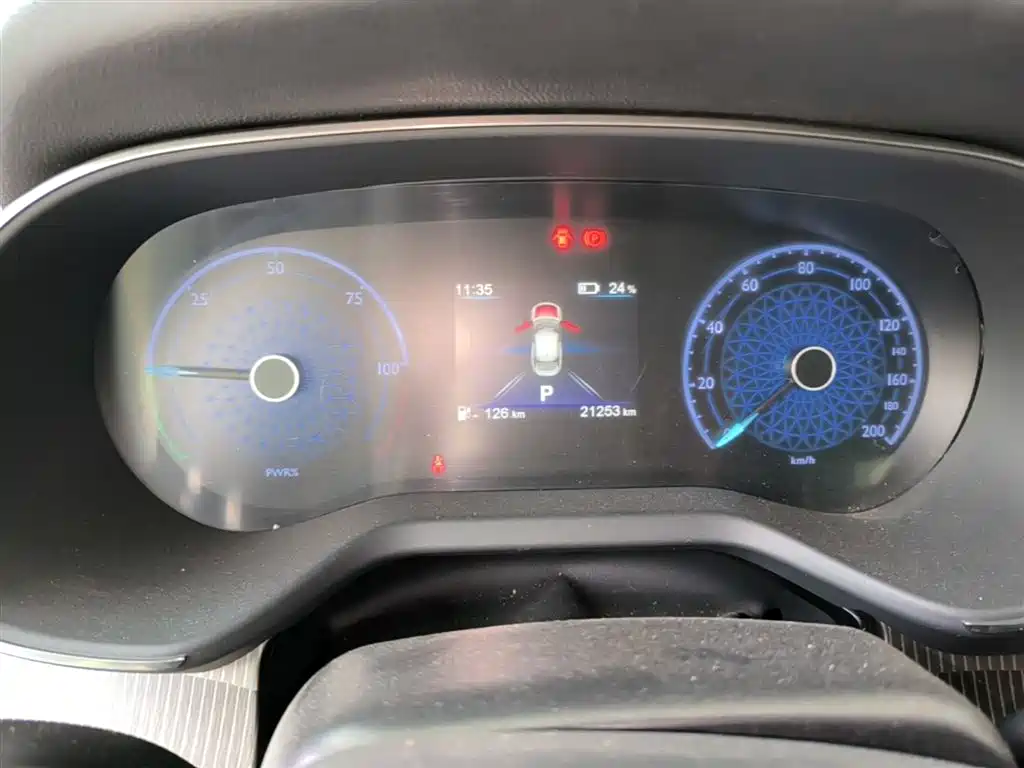 Hongqi E-QM5 2022 431km Charging Enjoyment Edition фото 12