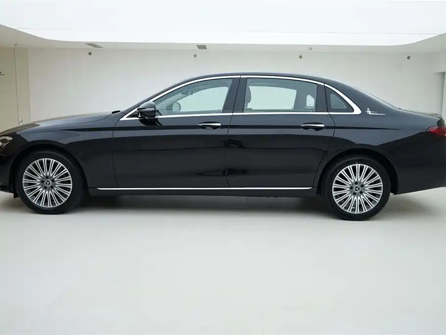 Mercedes-Benz E-Class 2023 E 300 L Fashion фото 3