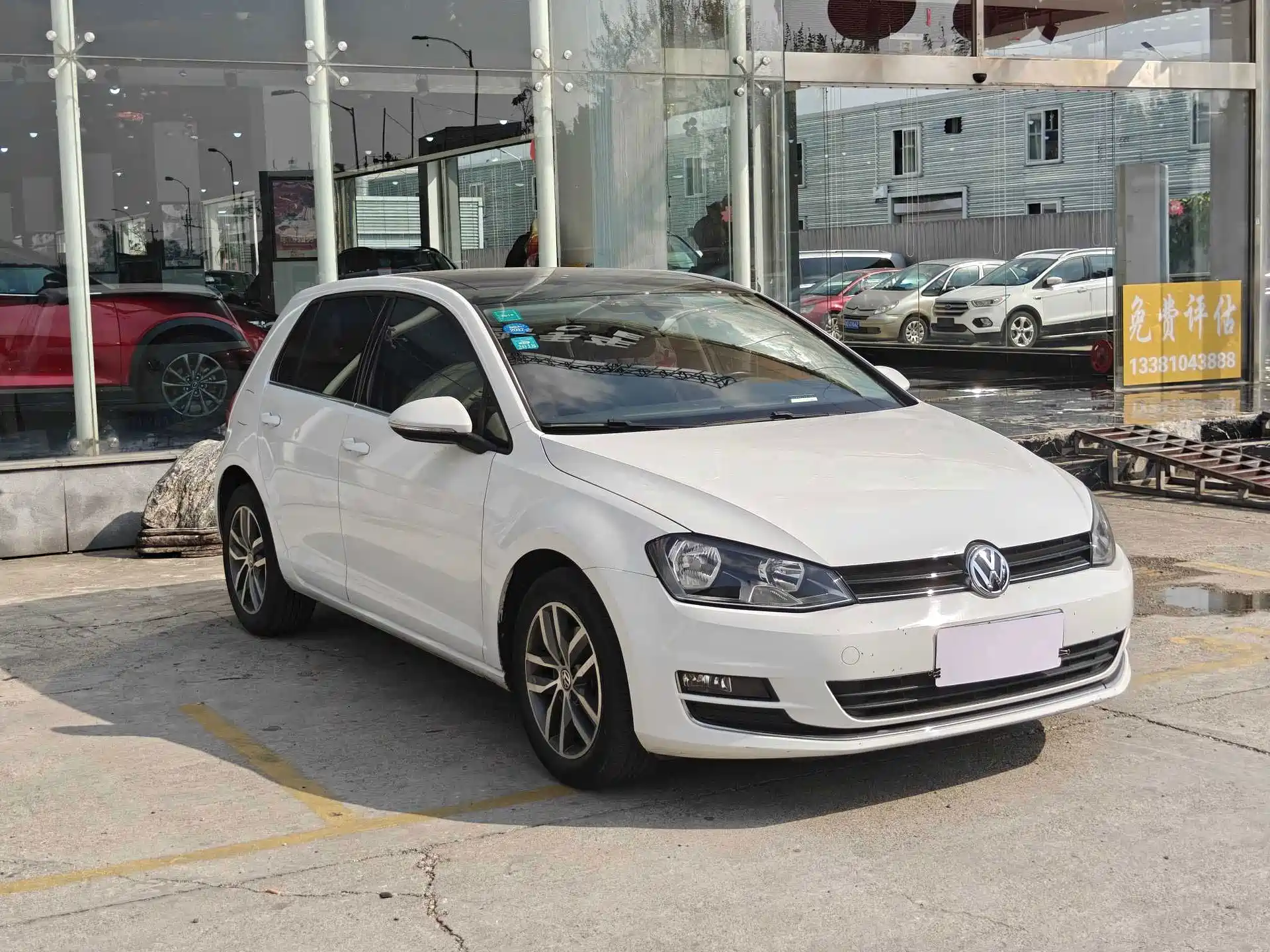 Фото 3 - Volkswagen Golf
