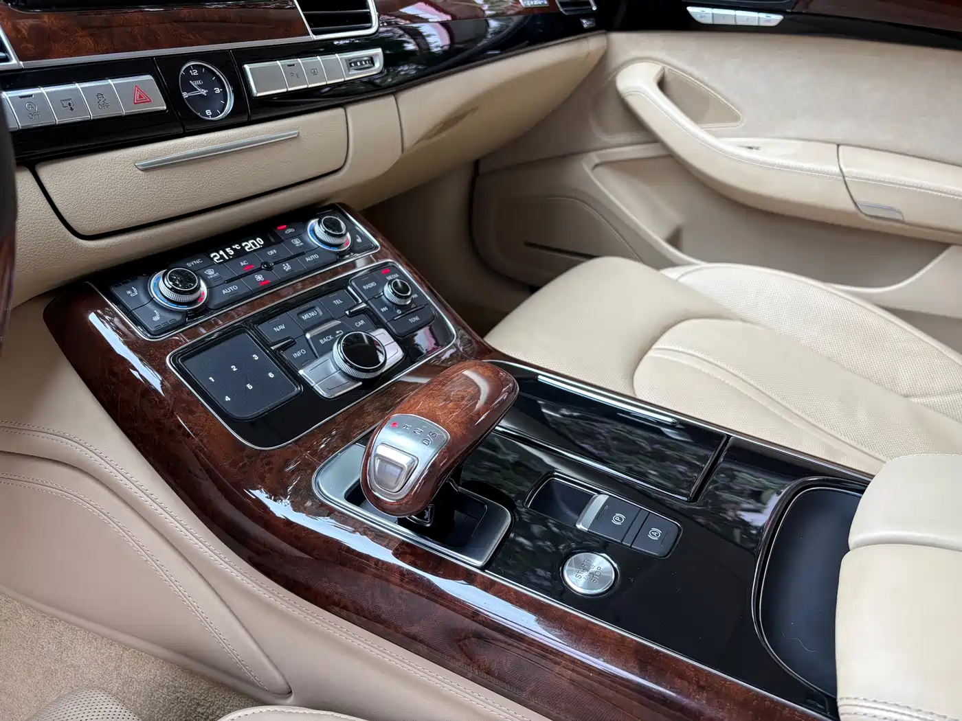 Audi A8 2012 A8L 50 TFSI quattro Luxury фото 14