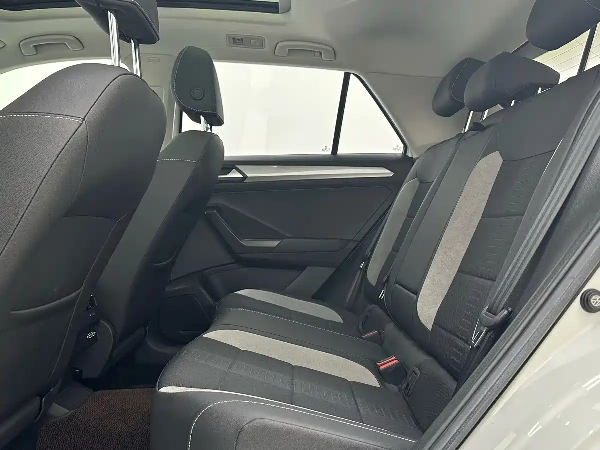 Volkswagen T-Roc, миниатюра 8
