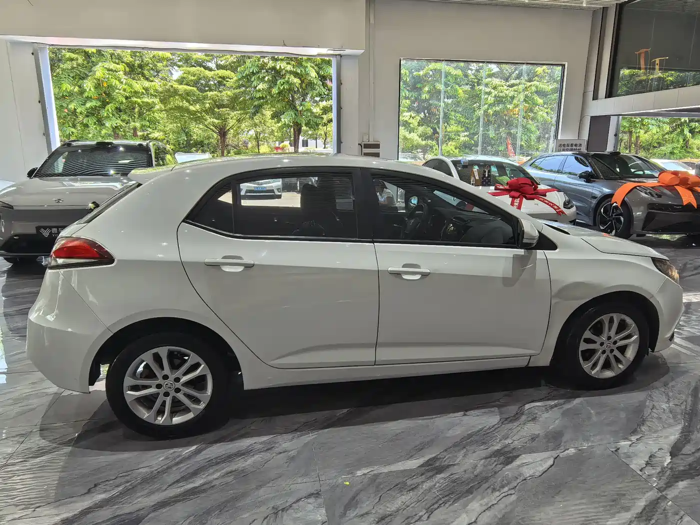 MG MG5 2013 2012 1.5L Automatic Luxury Edition