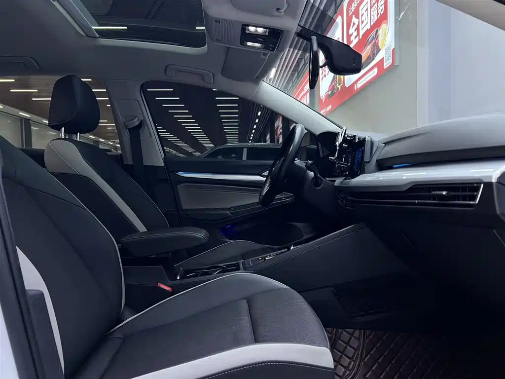 Volkswagen Golf 2023 Facelift 280TSI DSG Pro фото 11