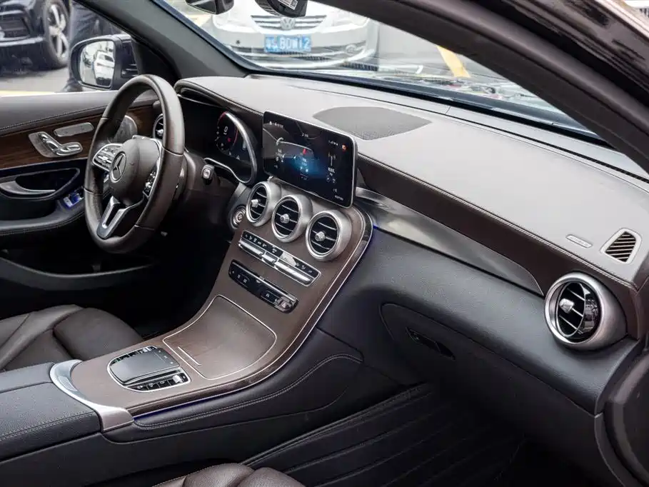 Mercedes-Benz GLC 2021 GLC 300 L 4MATIC Sporty фото 6