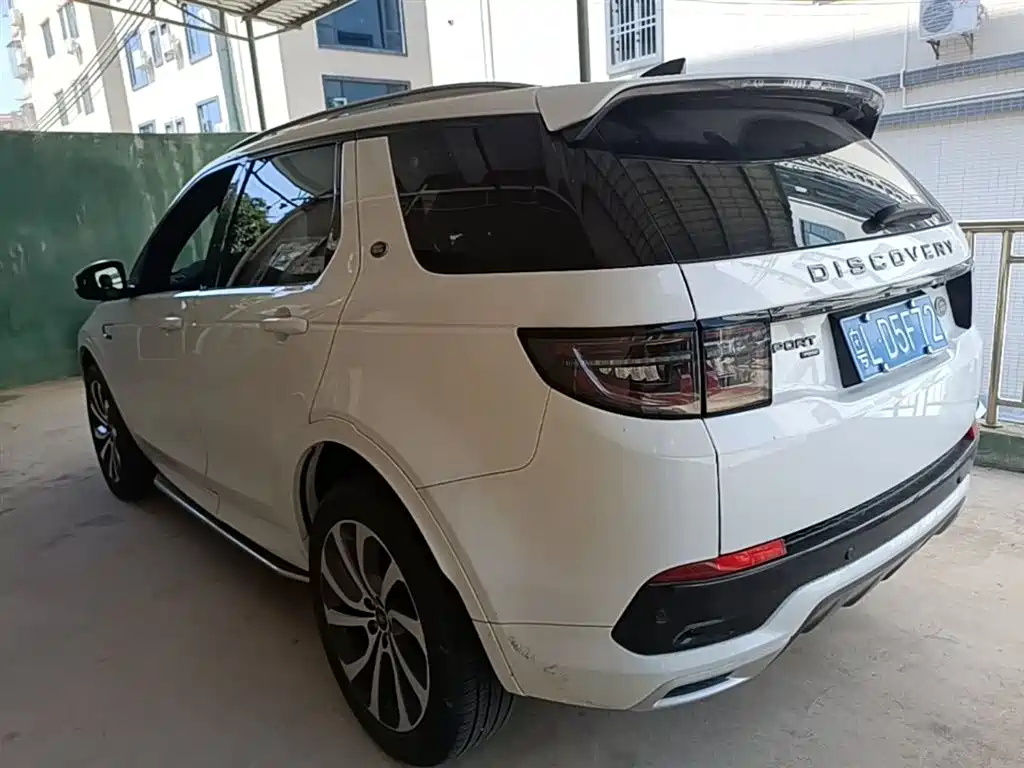 Land Rover Discovery Sport 2022 Model 249PS R-Dynamic S Performance Edition 5-Seater фото 5