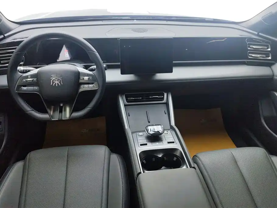 BYD Qin L 2024 DM-i 80KM Leading Edition фото 12