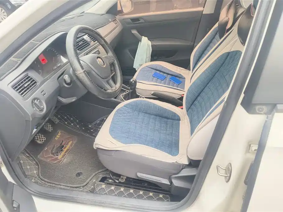 Volkswagen Santana 2016 1.6L Manual Trend Edition фото 9