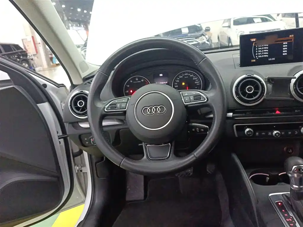 Audi A3 2016 Sportback 35 TFSI Style фото 11