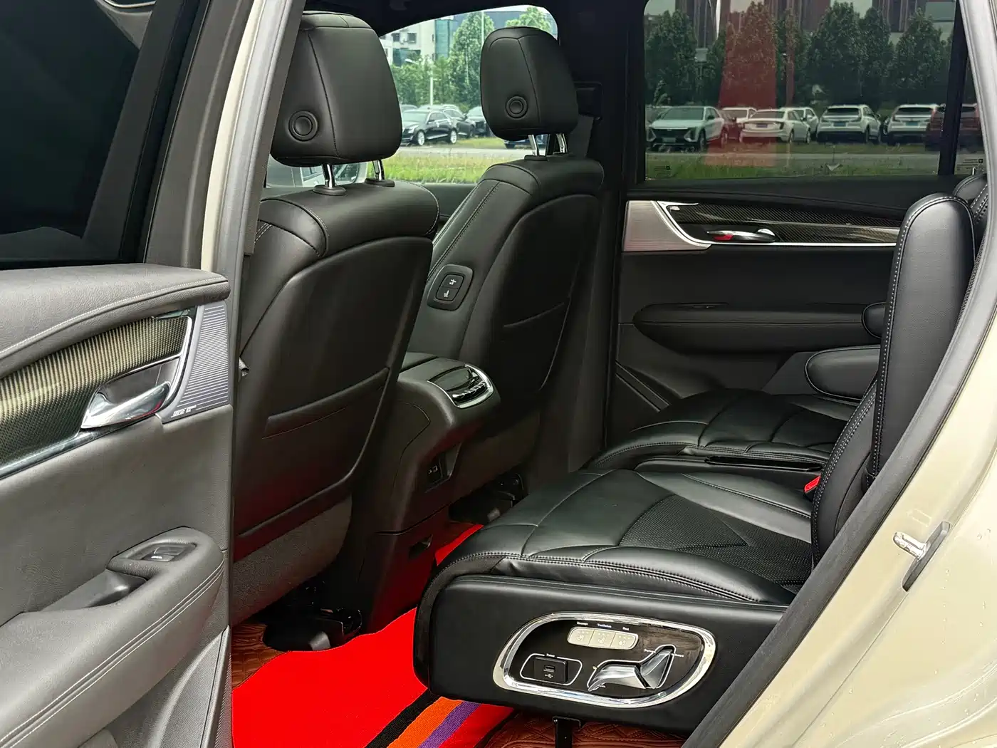 Cadillac XT6 2022 2.0T 6-Seater 4WD Premium Edition фото 8