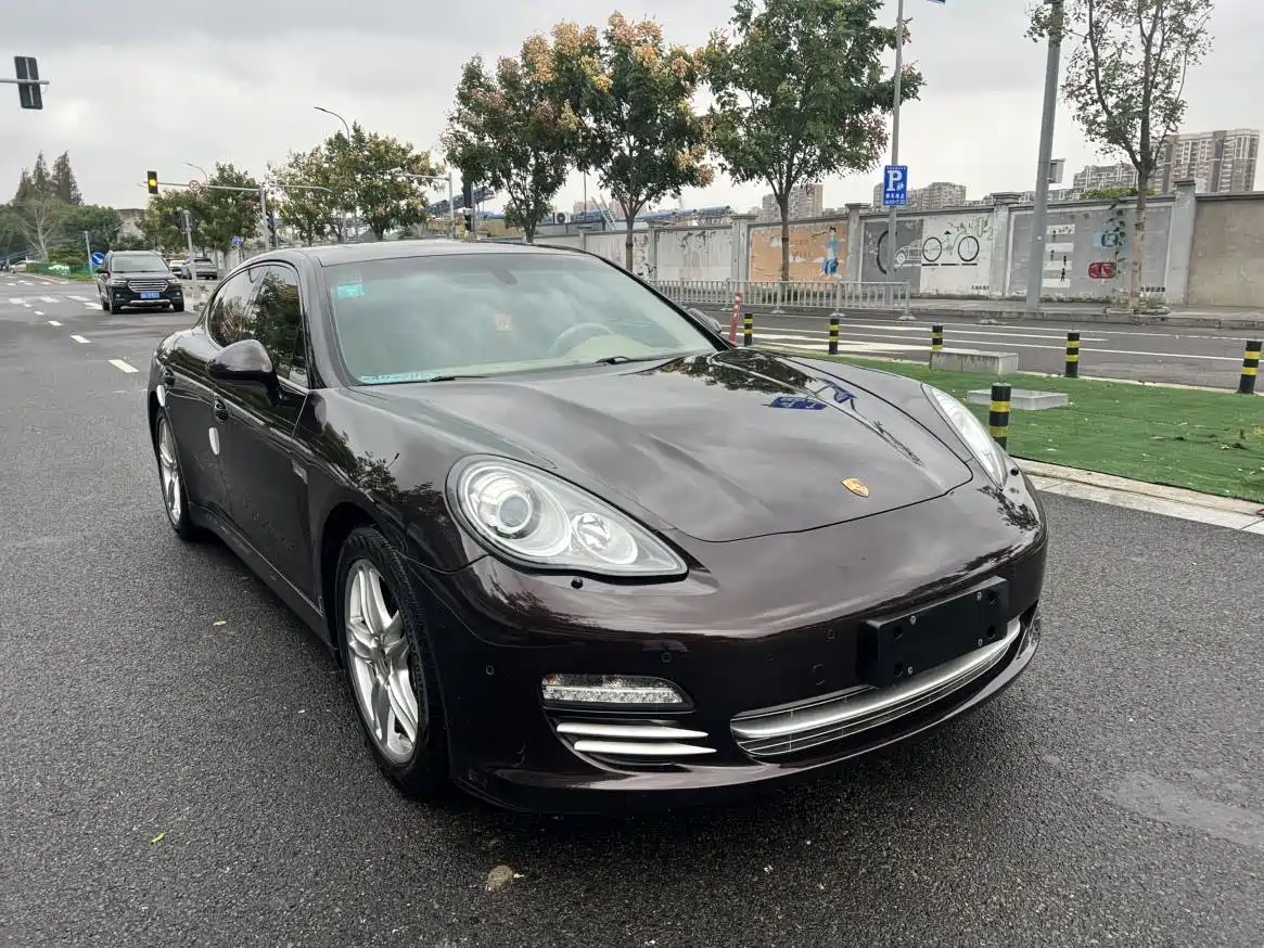 Porsche Panamera 2013 Panamera Platinum Edition 3.6L фото 3