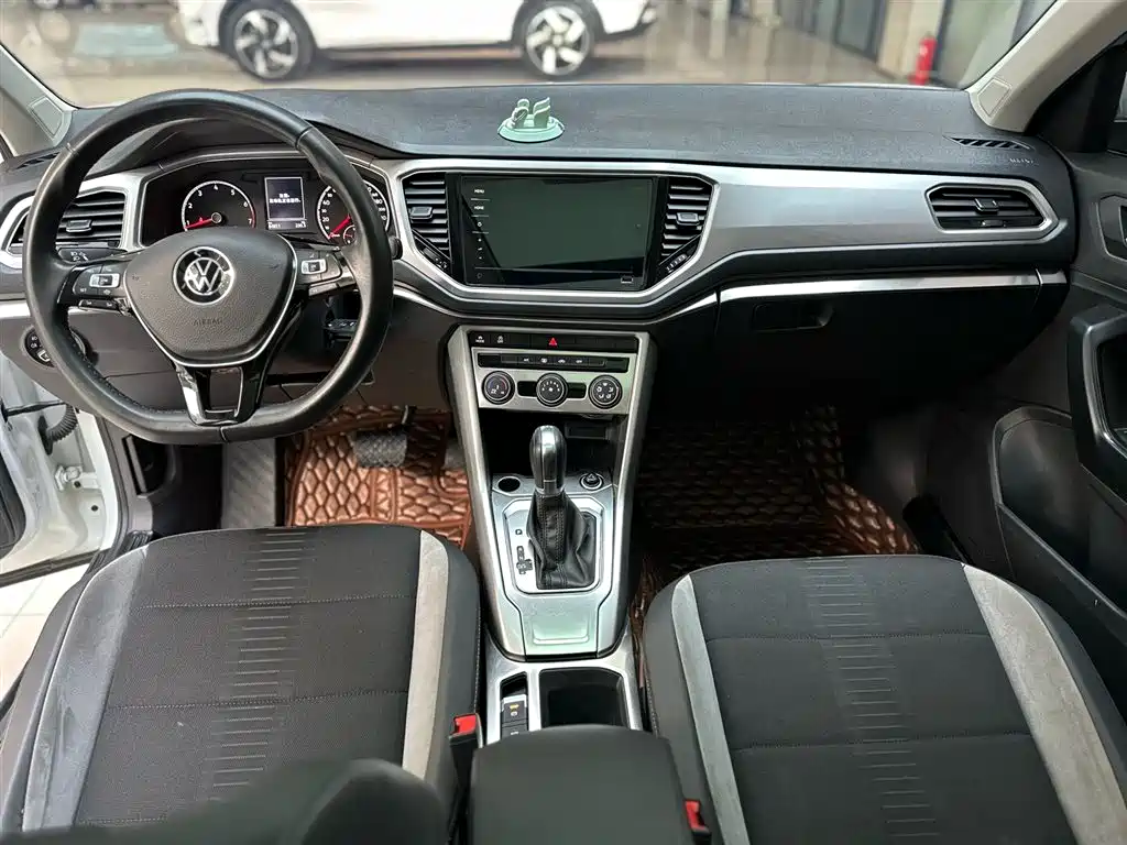Volkswagen T-ROC 2021 Facelift 280TSI DSG 2WD Comfort Smart Connect Edition фото 10
