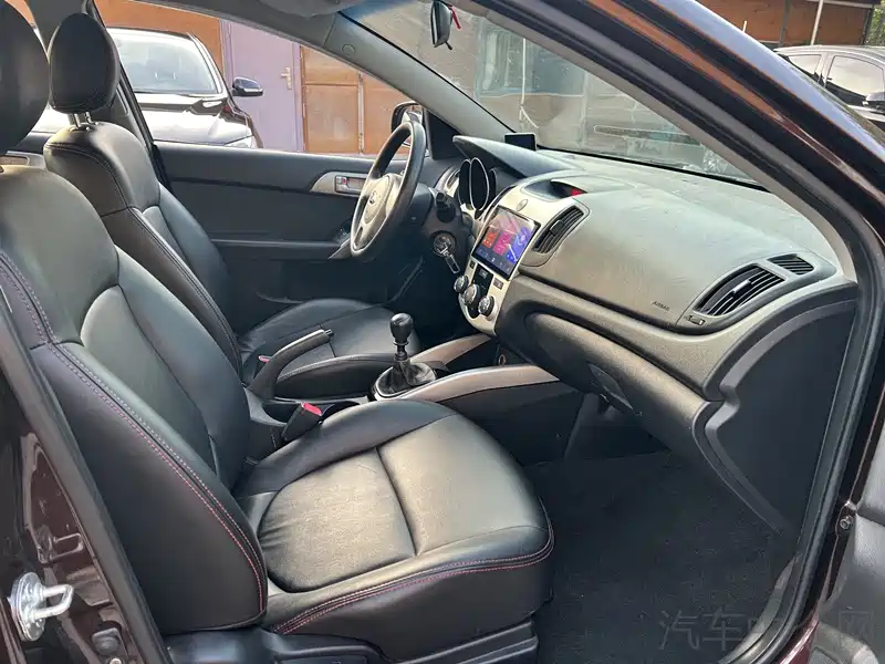 Kia Forte 2014 1.6L MT GL фото 9