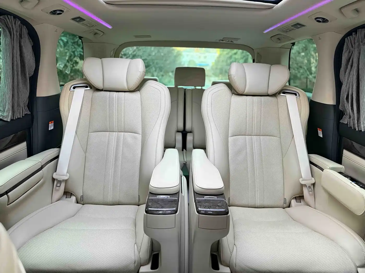 Toyota Alphard 2021 Hybrid 2.5L Premium фото 11