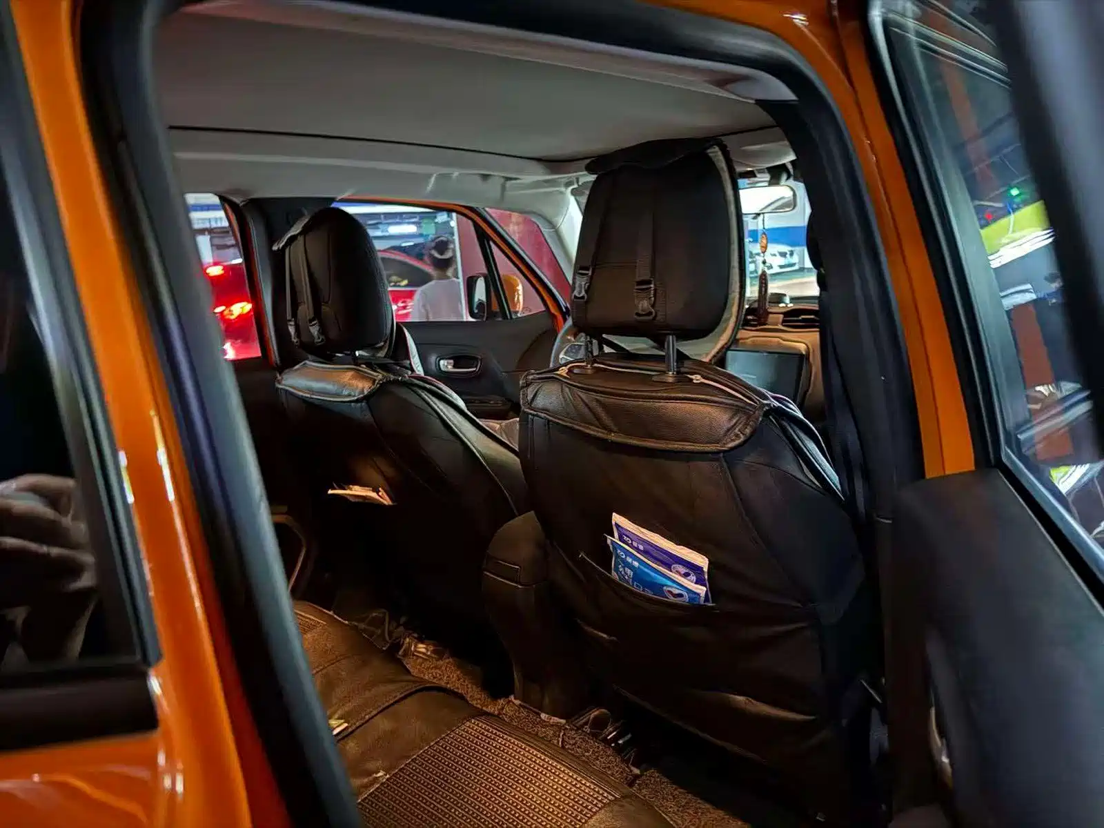 Photo 2 - Jeep Renegade