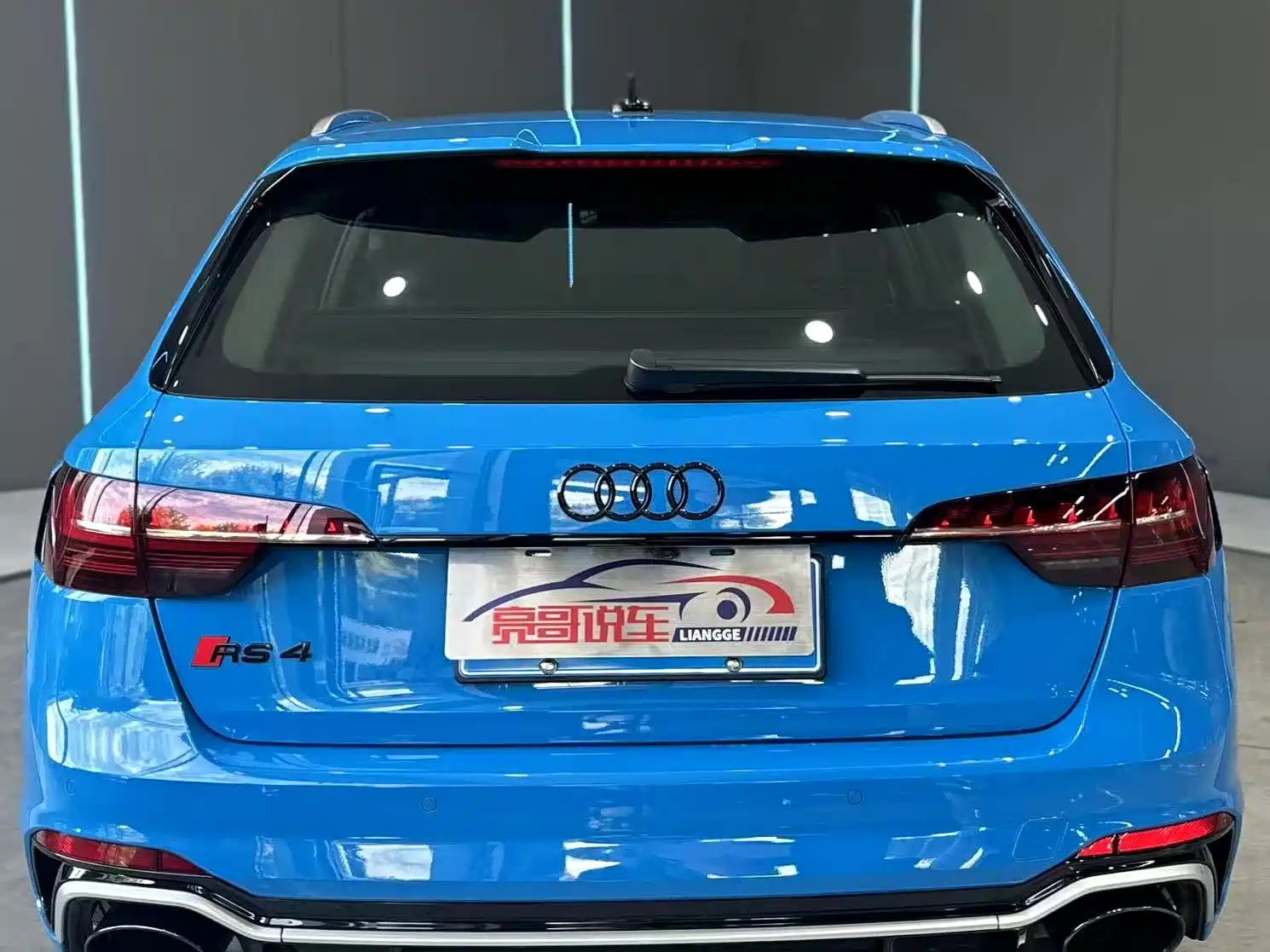 Фото 7 - Audi RS 4