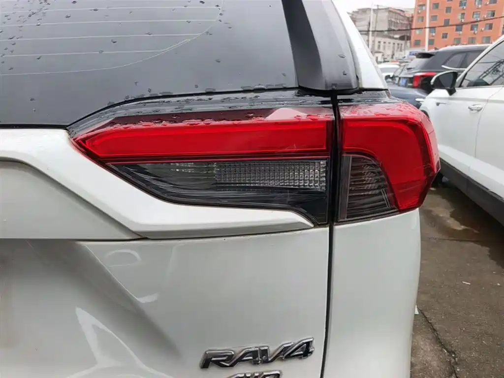 Toyota RAV4 Rongfang 2020 2.0L CVT 4WD Fashion PLUS фото 8