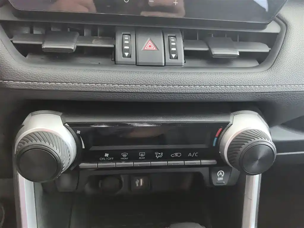 Toyota RAV4 Rongfang 2023 2.0L CVT 2WD Urban Edition фото 5