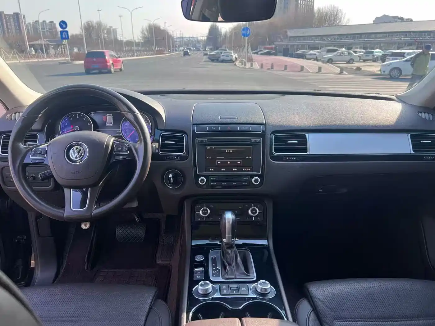 VOLKSWAGEN TOUAREG