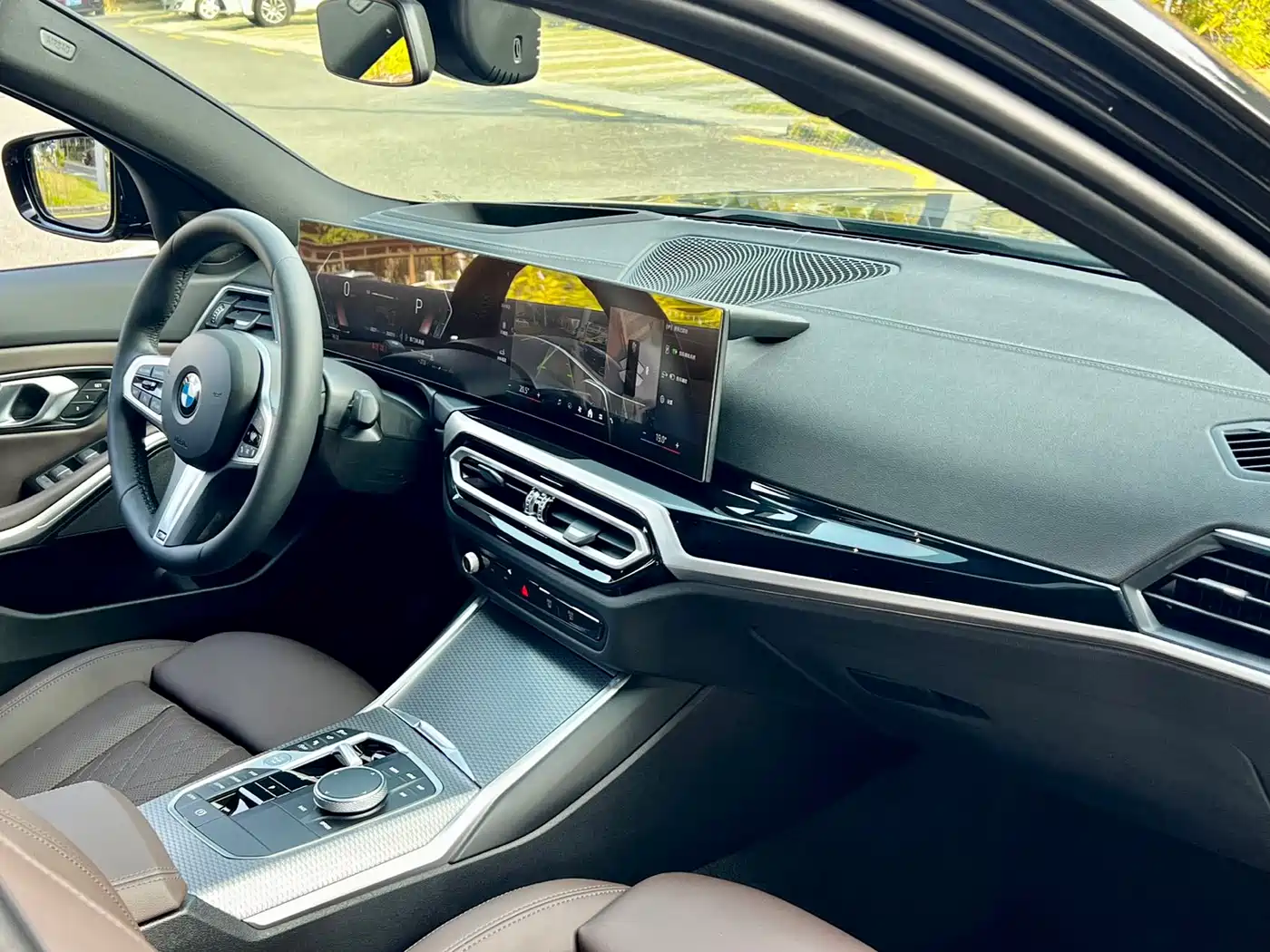 BMW 3 Series 2024 330i M Sport Shadowline Package фото 17
