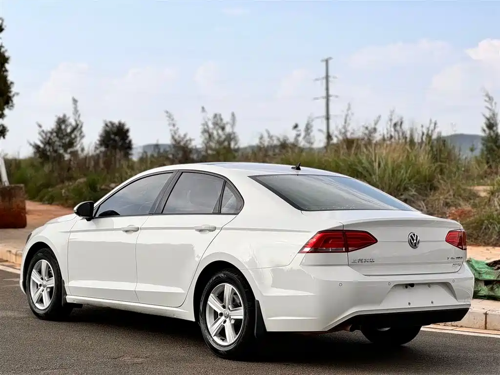 Volkswagen Lamando 2018 230TSI Manual Trend Edition фото 4