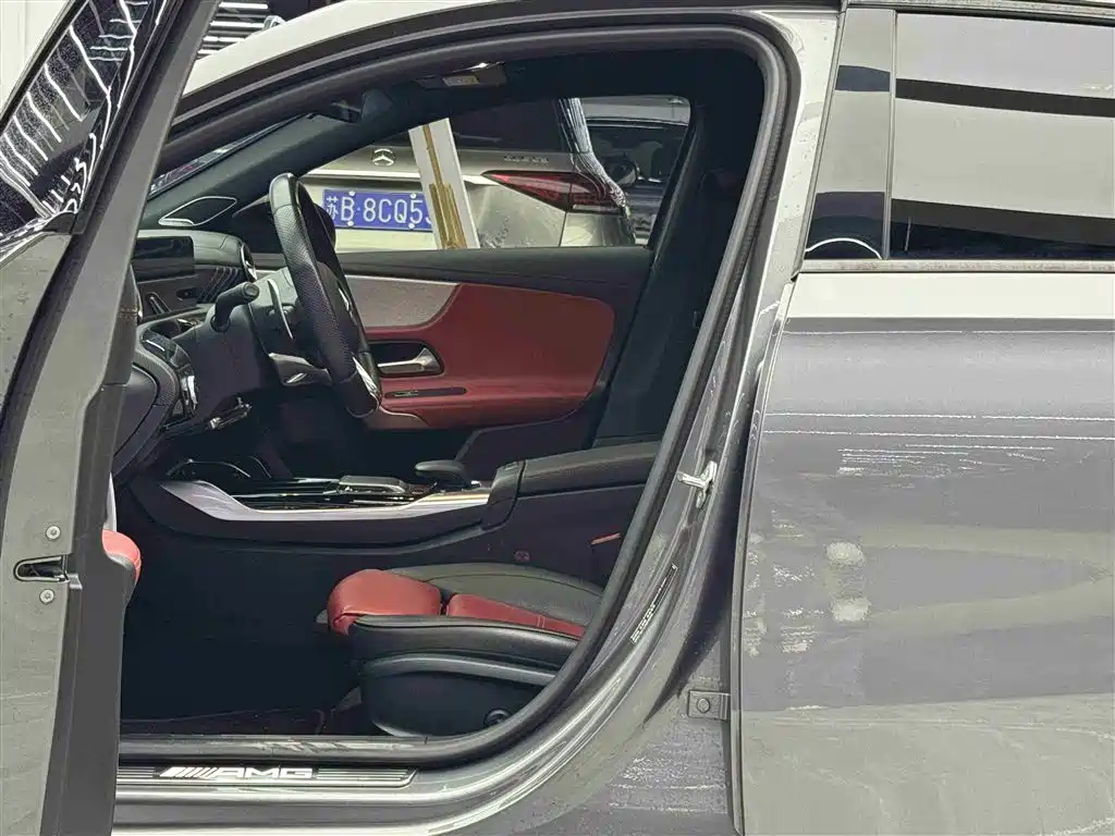 Mercedes-Benz A-Class AMG 2020 AMG A 35 L 4MATIC фото 6