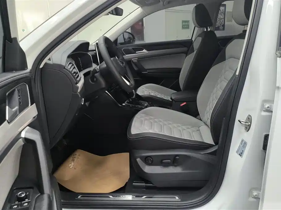 Volkswagen Tayron 2024 300TSI 2WD Luxury Plus Advanced фото 9