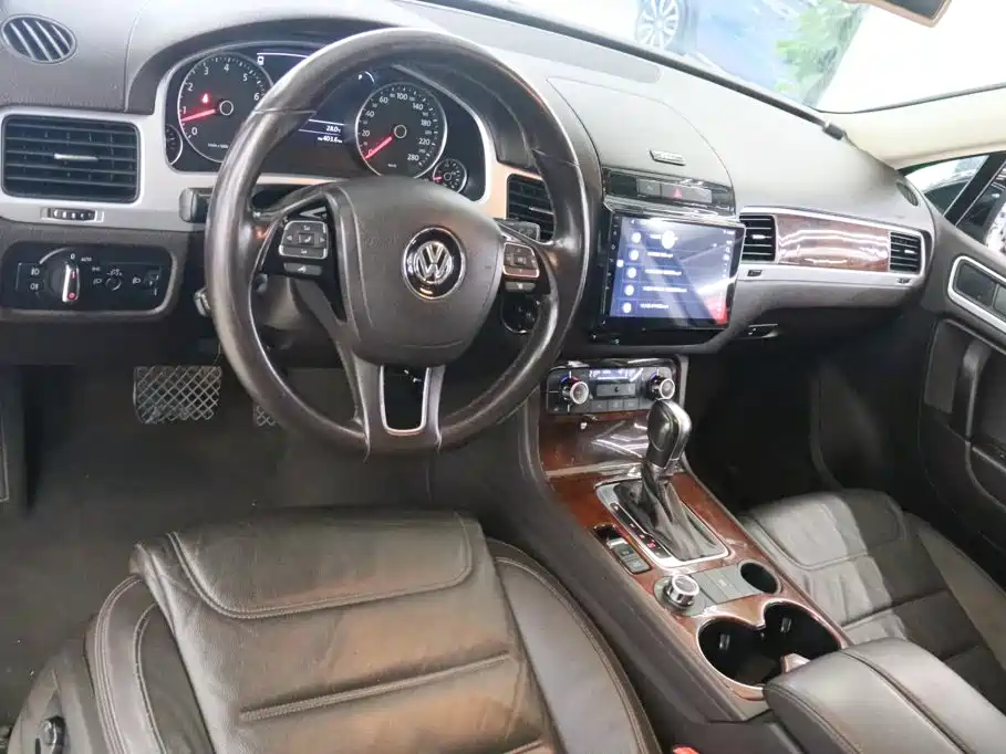 Фото 10 - Volkswagen Touareg
