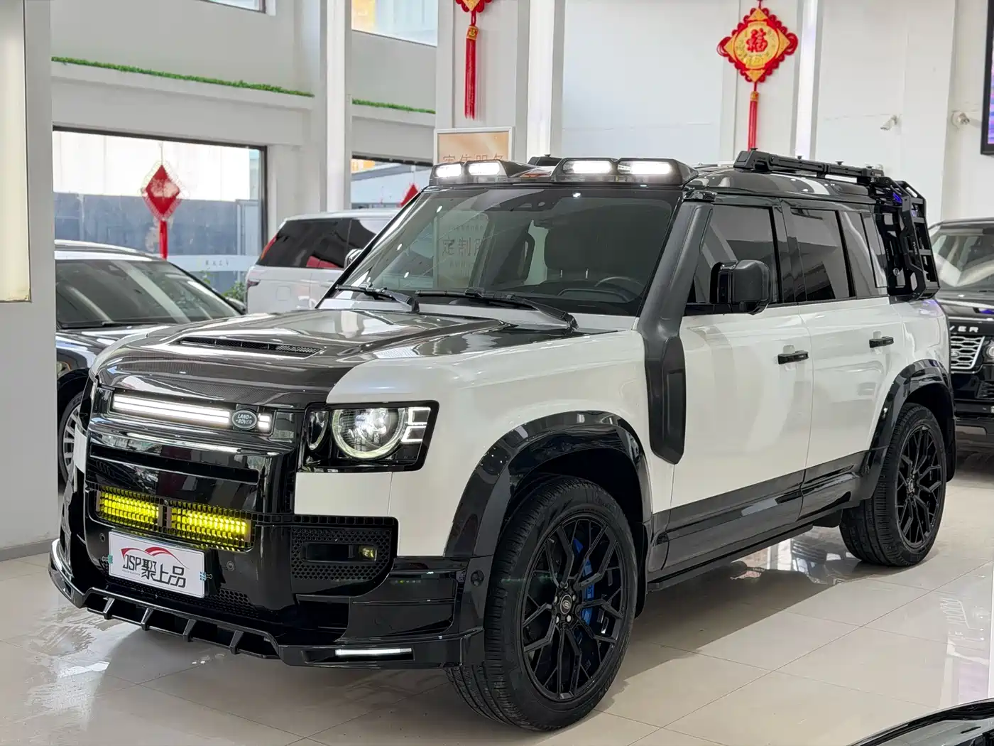 Land Rover Defender 2020 110 P400 Launch Matte Silver Special Package Edition