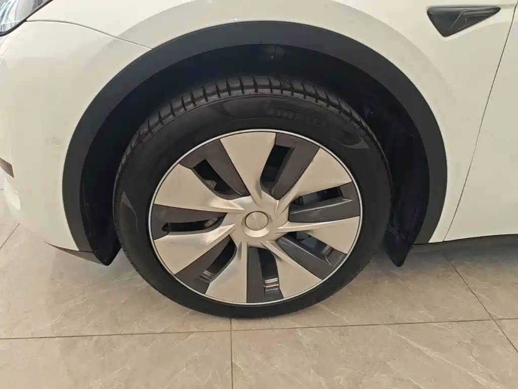 Фото 23 - Tesla Model Y