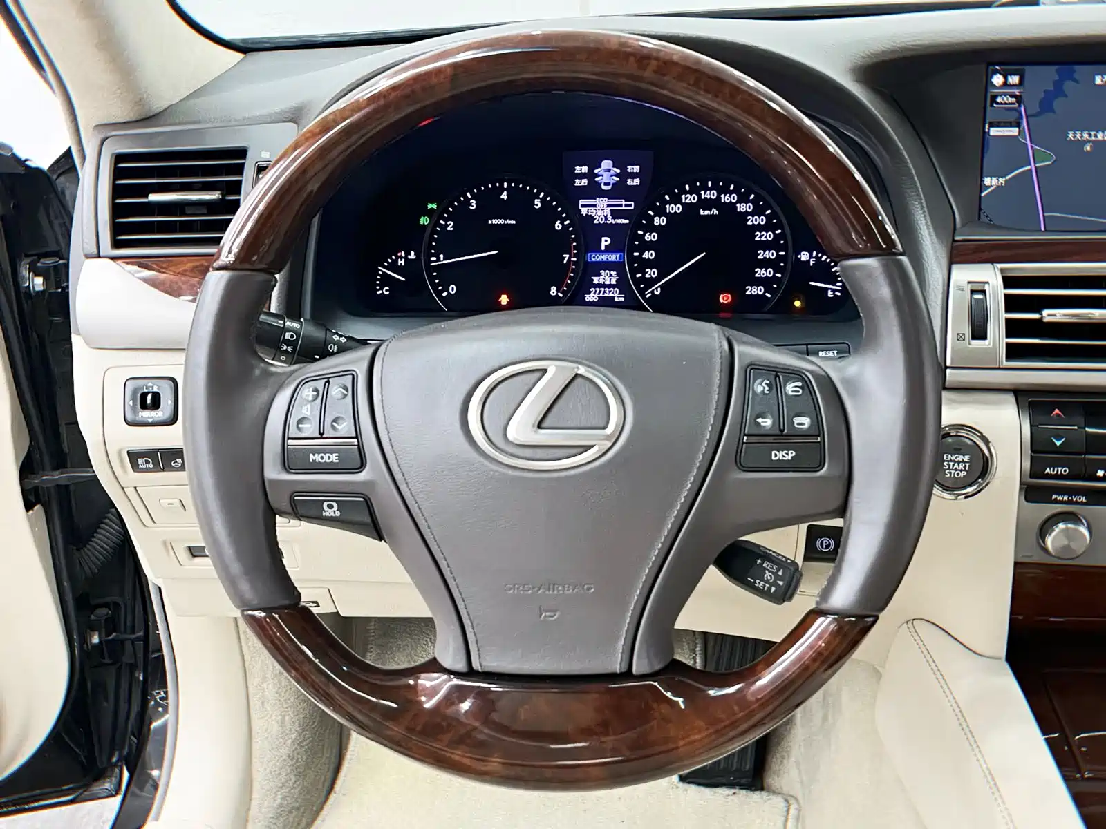 Фото 13 - Lexus LS