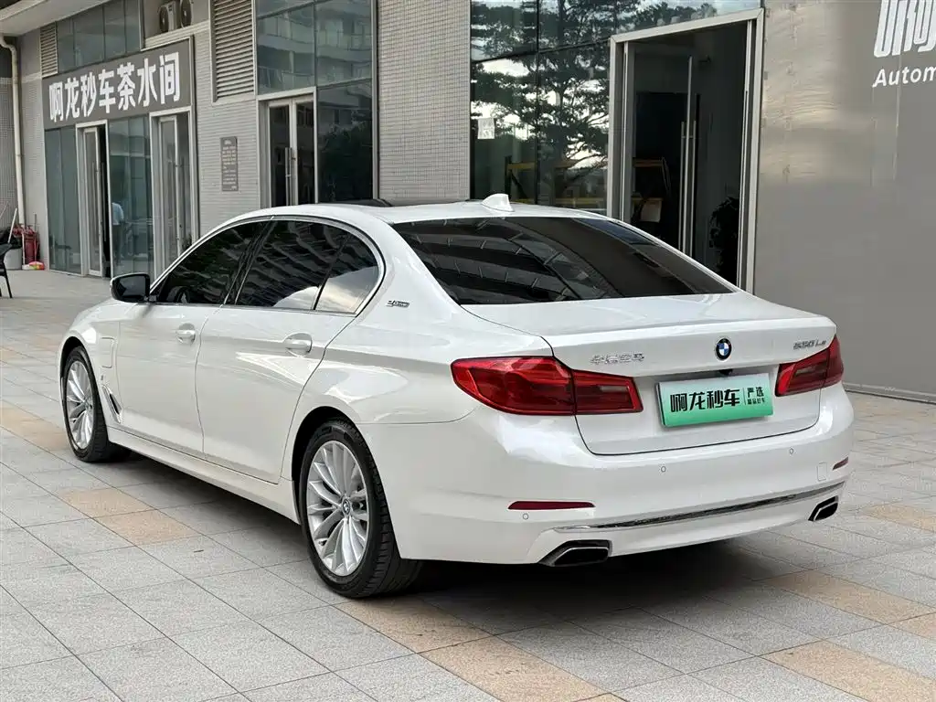BMW 5 Series New Energy 2019 530Le Pioneer Edition фото 13