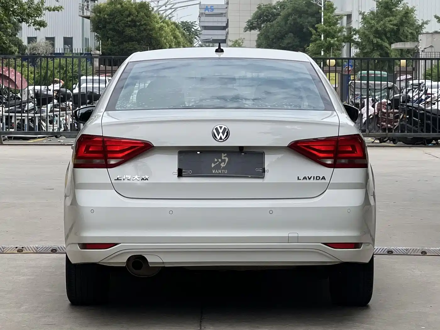 Volkswagen Lavida 2017 1.6L Automatic Trend Edition фото 5
