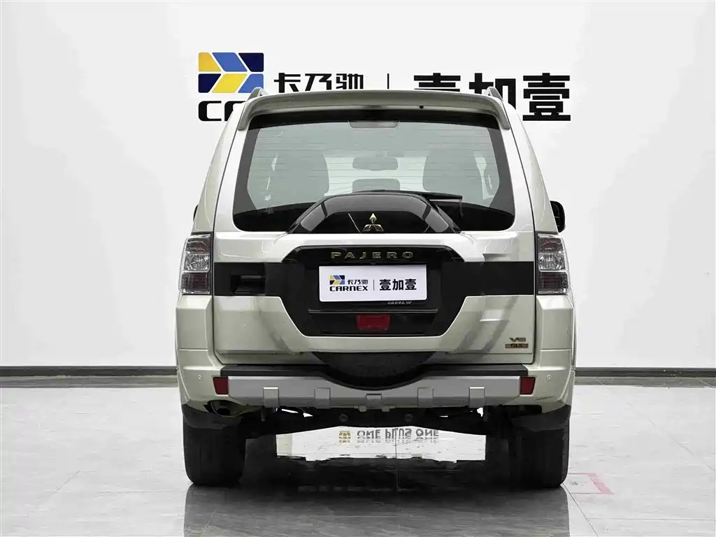 Mitsubishi Pajero (Import) 2020 3.0L Automatic Standard Edition фото 16