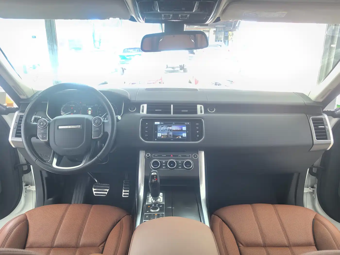 Land Rover Range Rover Sport 2016 Model 3.0 SDV6 HSE DYNAMIC фото 10