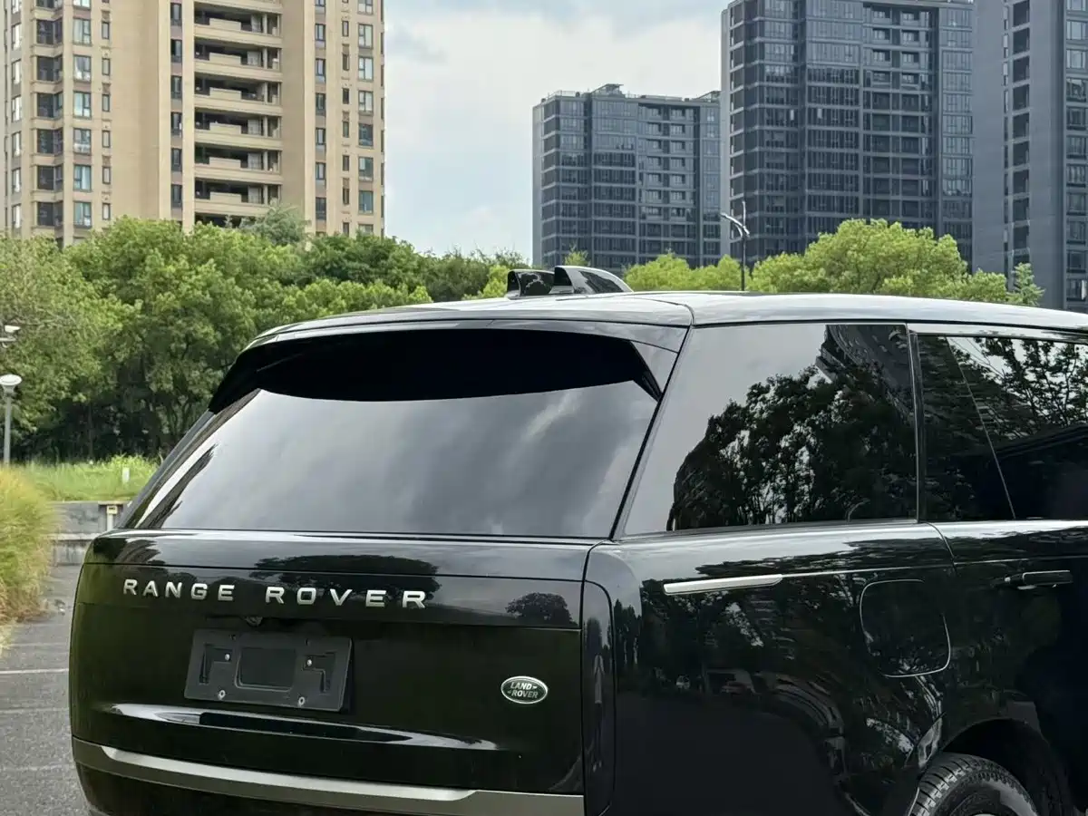 Photo 9 - Land Rover Range Rover