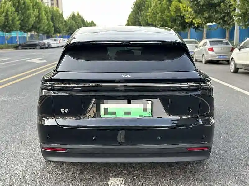 Li Auto i6 2025 2025 4WD Base Model