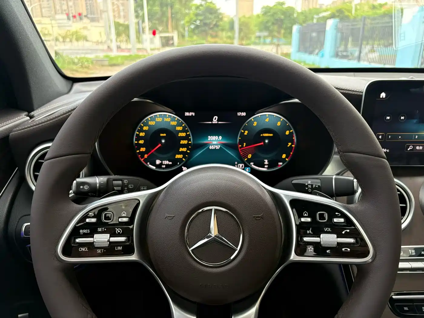 Mercedes-Benz GLC 2021 GLC 260 L 4MATIC Luxury фото 3