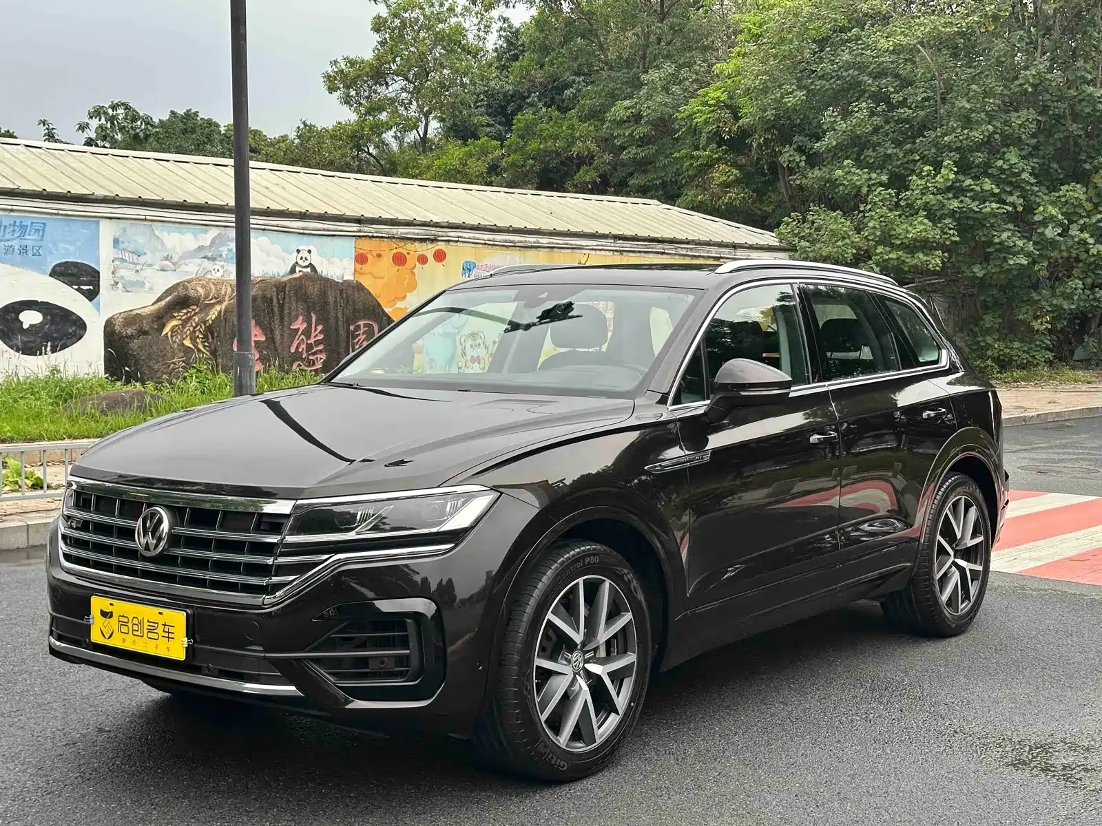 Фото 1 - Volkswagen Touareg