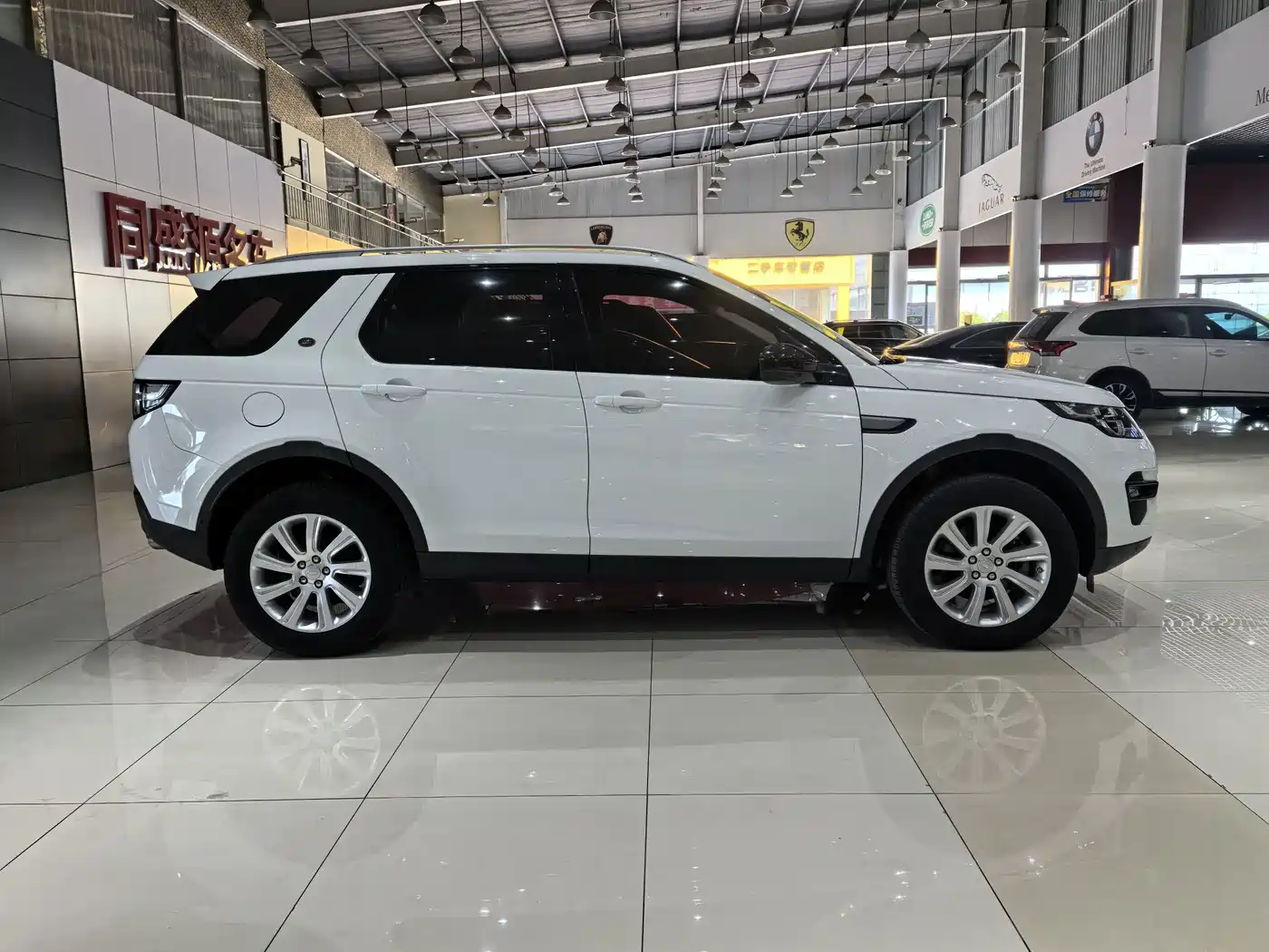 Фото 4 - Land Rover Discovery Sport