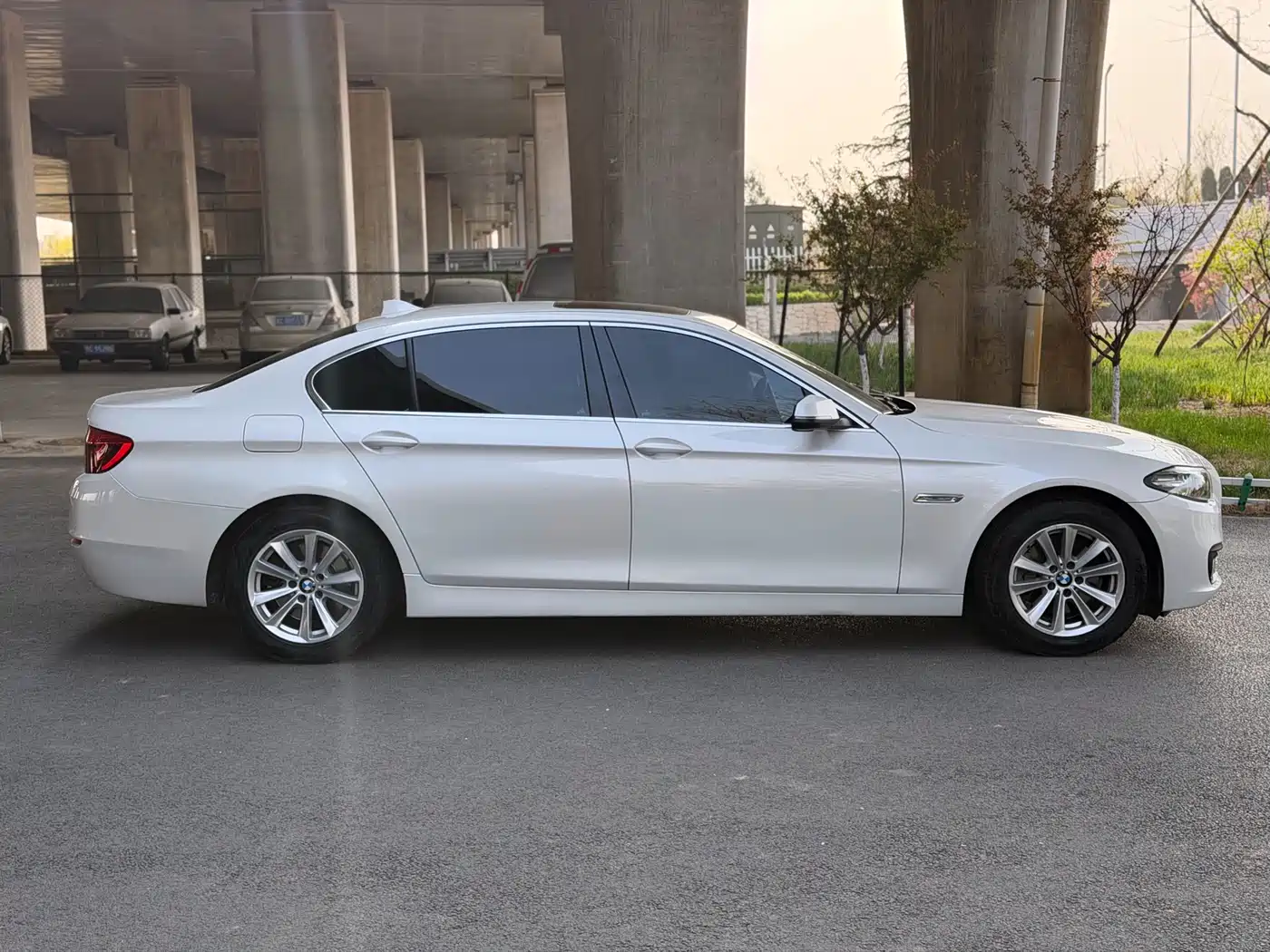 BMW 5 Series 2017 520Li Classic Edition фото 4