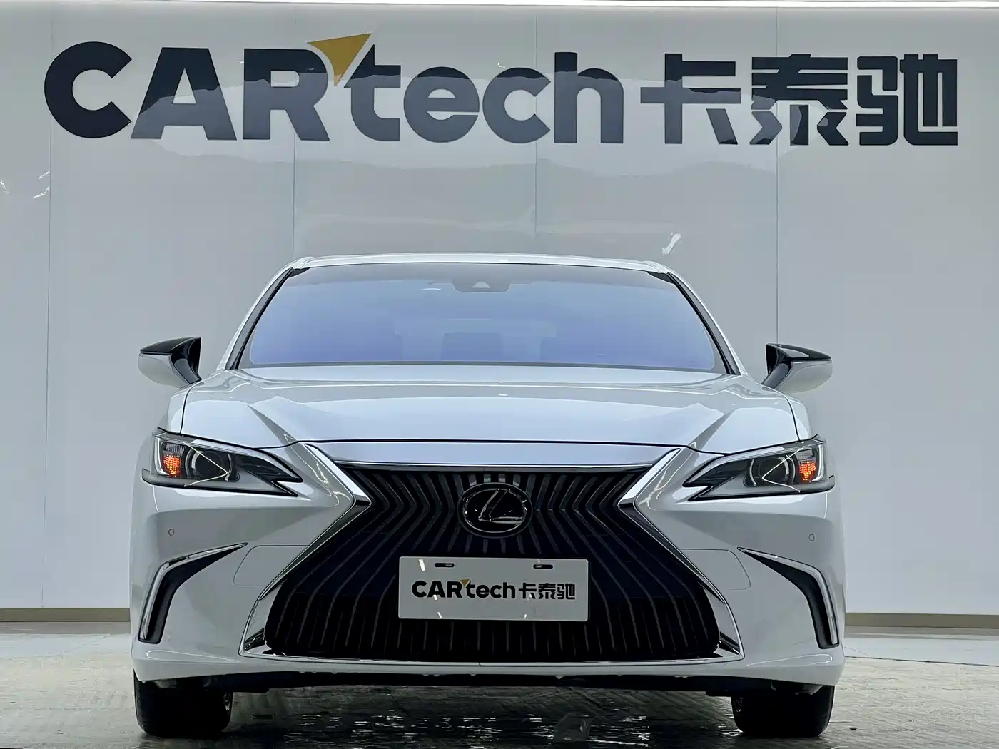 Lexus ES 2020 200 Excellence фото 12