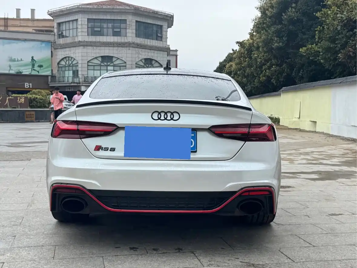 صورة 4 - Audi RS 5