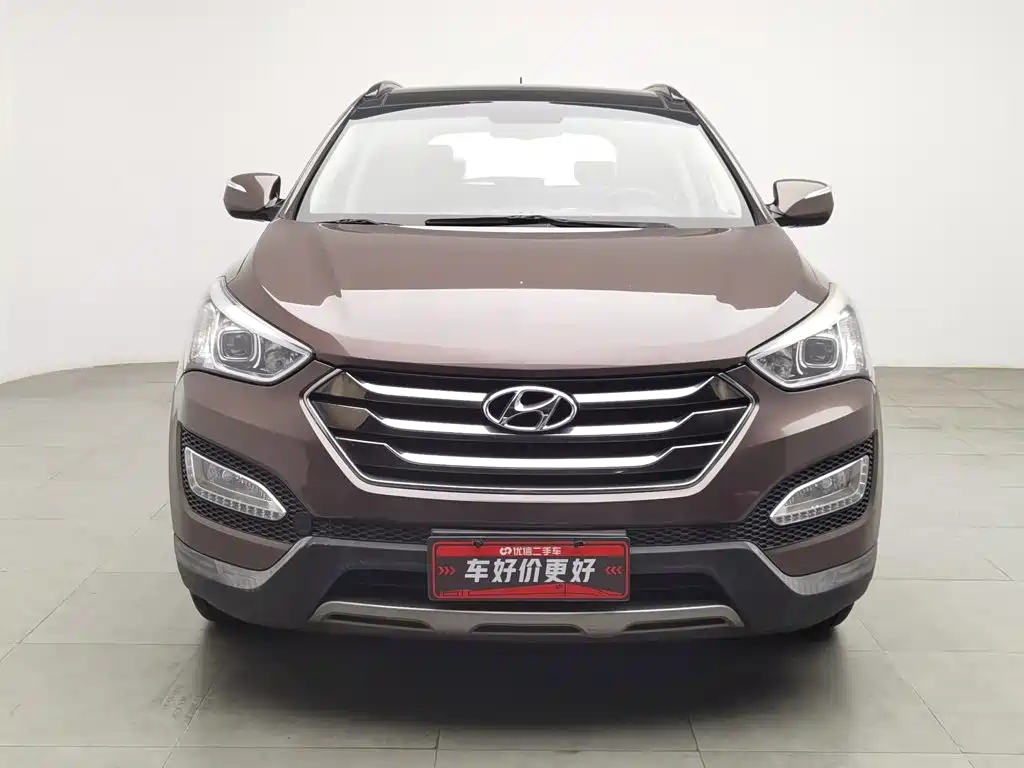 Hyundai Santa Fe 2014 2013 Model 2.4L Automatic 2WD Smart