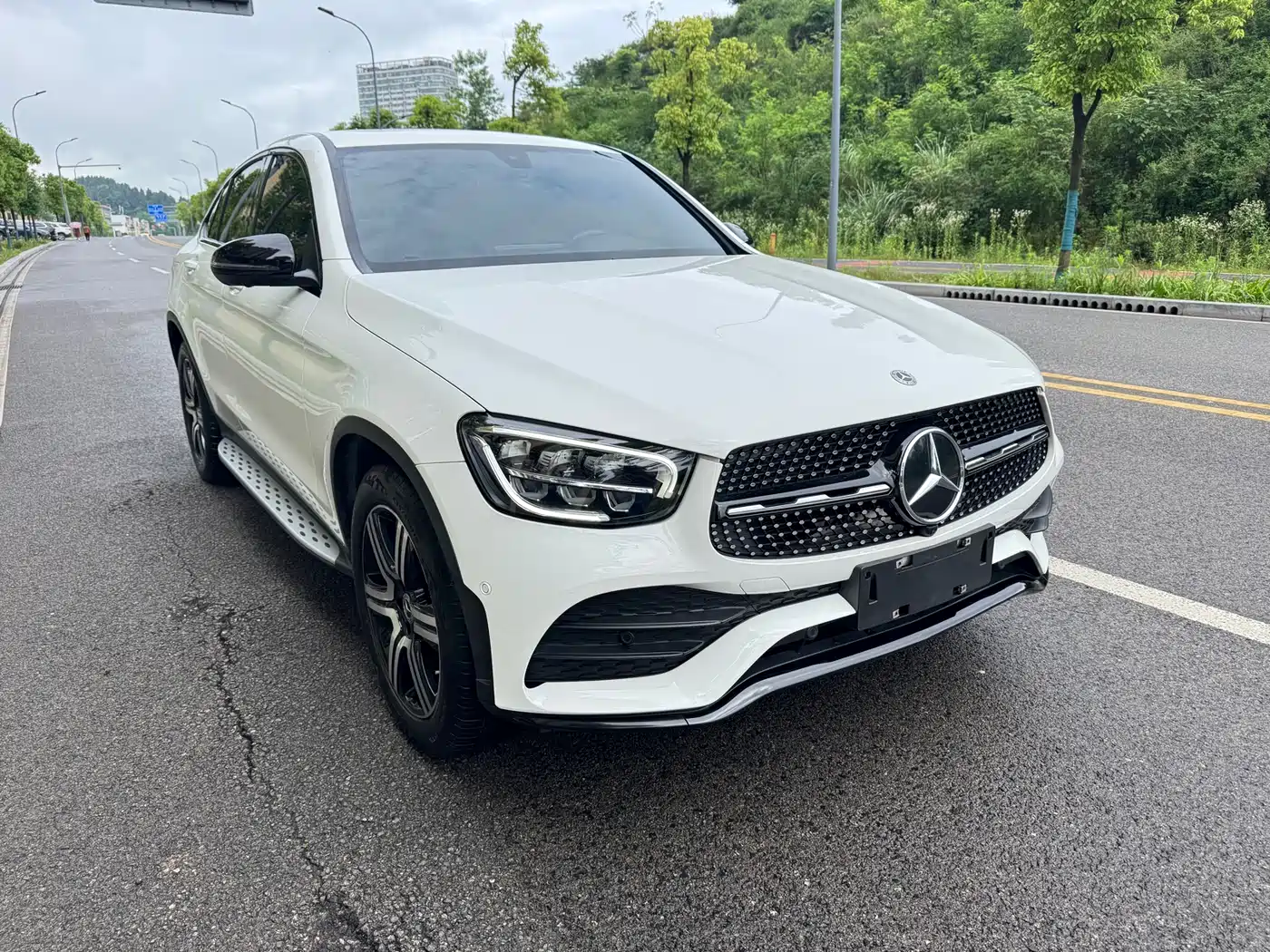 Mercedes-Benz GLC Coupe 2023 GLC 300 4MATIC Coupe SUV Luxury Edition фото 3