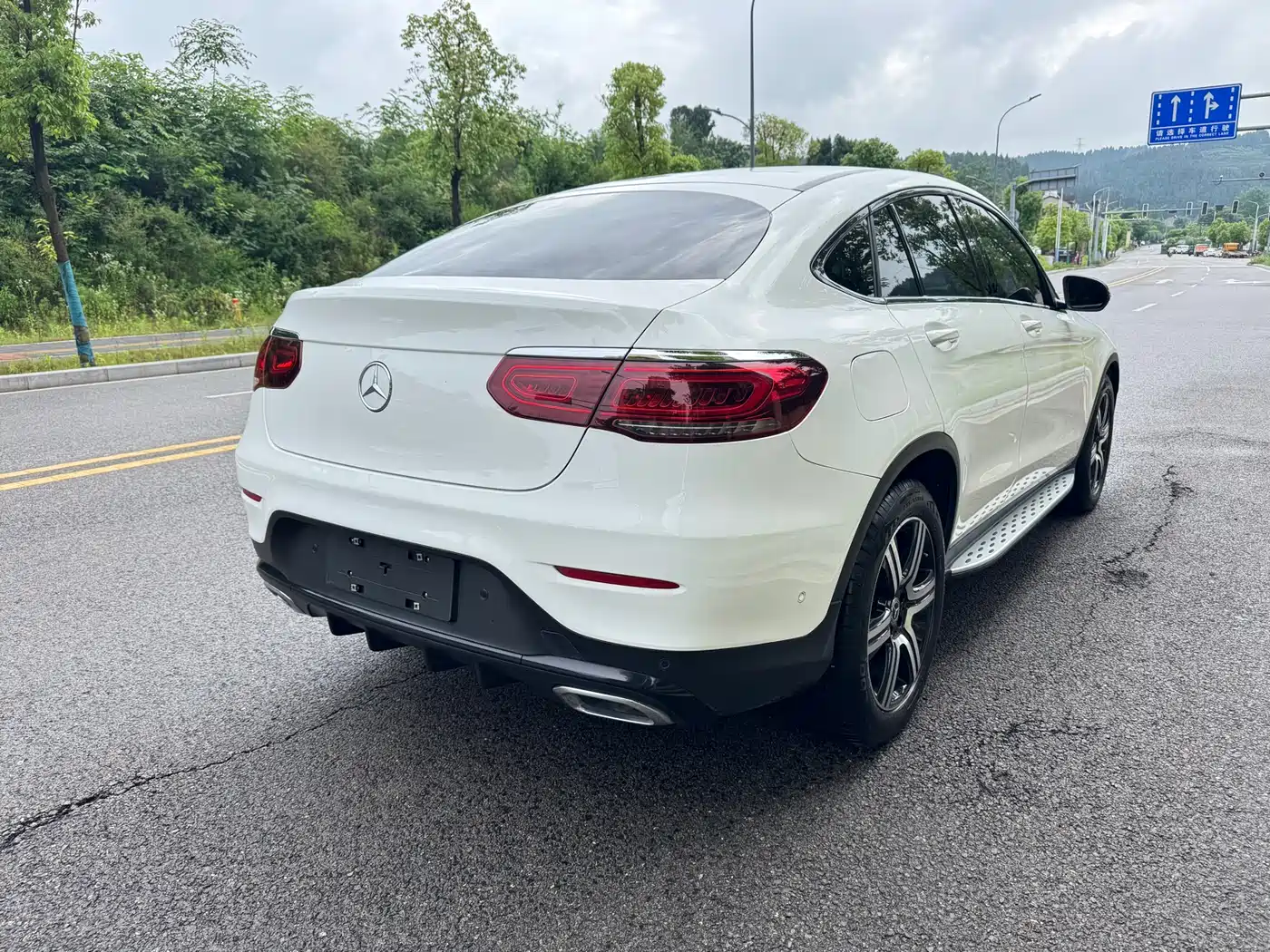 Mercedes-Benz GLC Coupe 2023 GLC 300 4MATIC Coupe SUV Luxury Edition фото 8