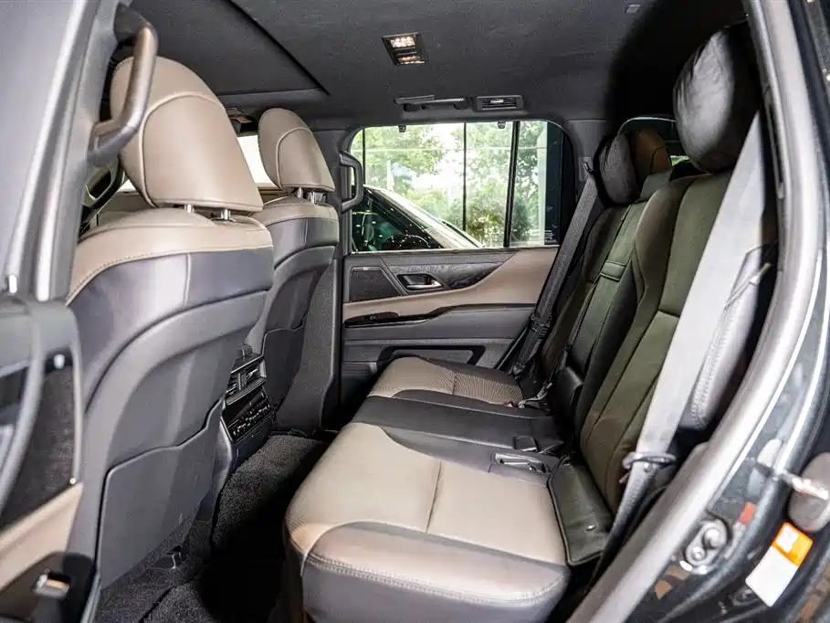 Lexus LX 2025 700h OVERTRAIL Frontier Edition фото 11