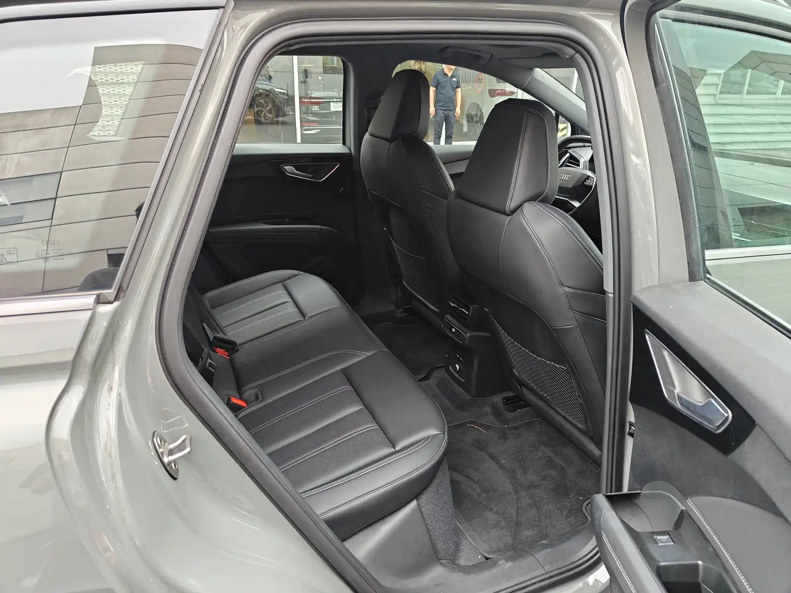 Фото 12 - Audi Q4 e-tron