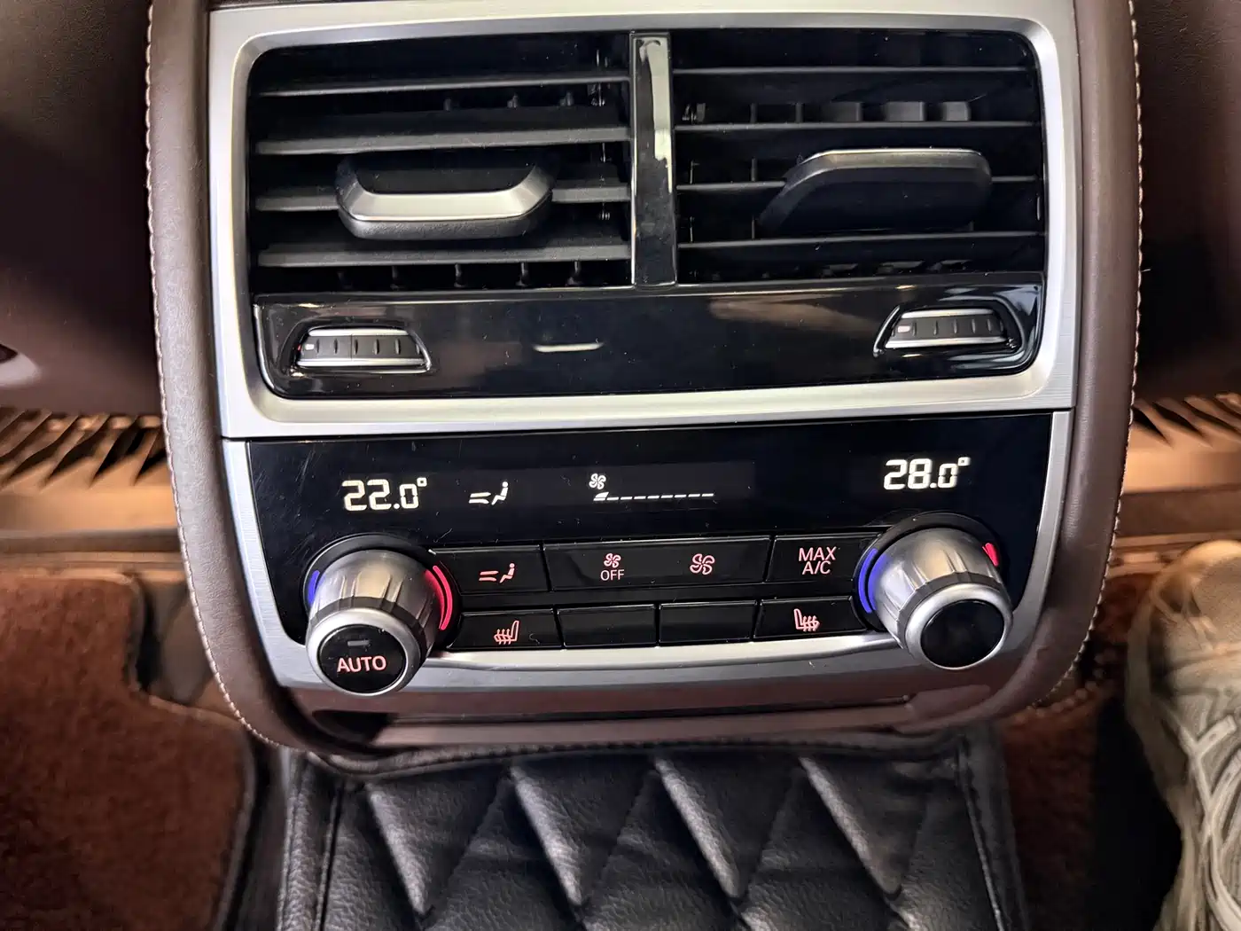 BMW 7 Series 2019 730Li Luxury Package фото 15